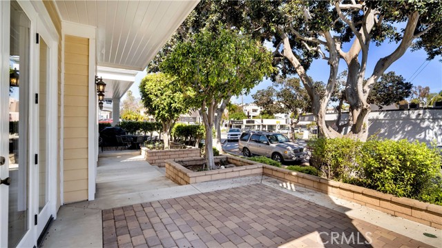 Detail Gallery Image 5 of 30 For 431 Iris Ave, Corona Del Mar,  CA 92625 - 3 Beds | 3 Baths