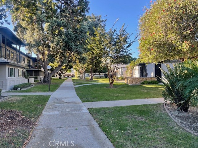 13360 Del Monte Drive, Seal Beach CA: https://media.crmls.org/medias/309866a8-17cd-496a-ab62-20b0f59bffcb.jpg