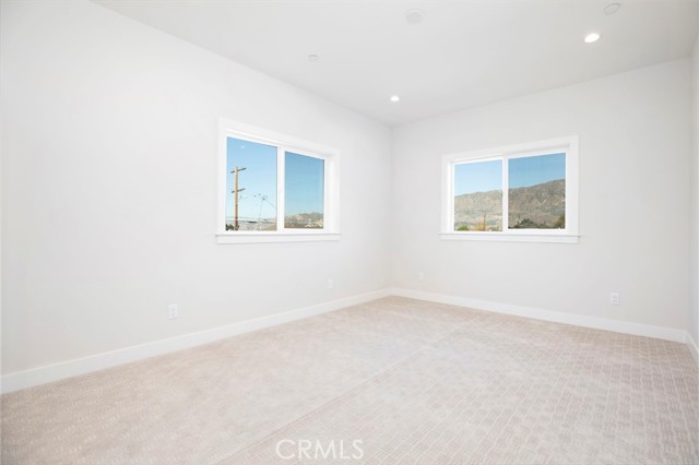 Detail Gallery Image 21 of 35 For 10630 Langmuir Ave, Sunland,  CA 91040 - 3 Beds | 2/1 Baths
