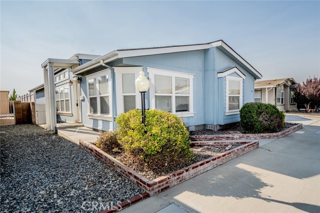 Detail Gallery Image 1 of 60 For 22241 Nisqually Rd #24,  Apple Valley,  CA 92308 - 3 Beds | 2 Baths