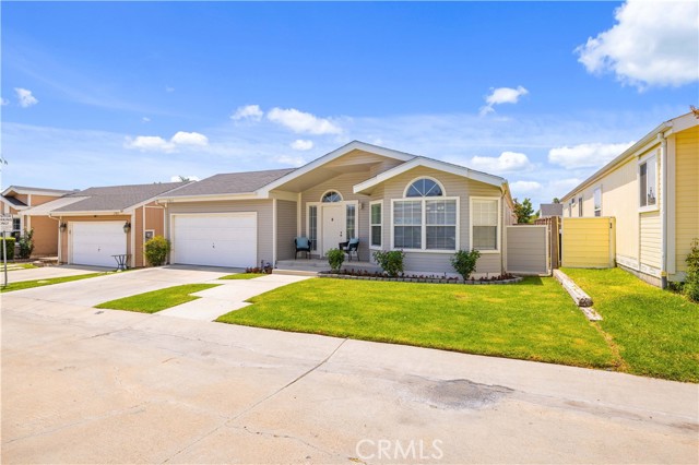 27823 Sunrise Ln, Canyon Country CA: https://media.crmls.org/medias/309a4fa8-55fd-4e1e-a407-a4161abe41e9.jpg