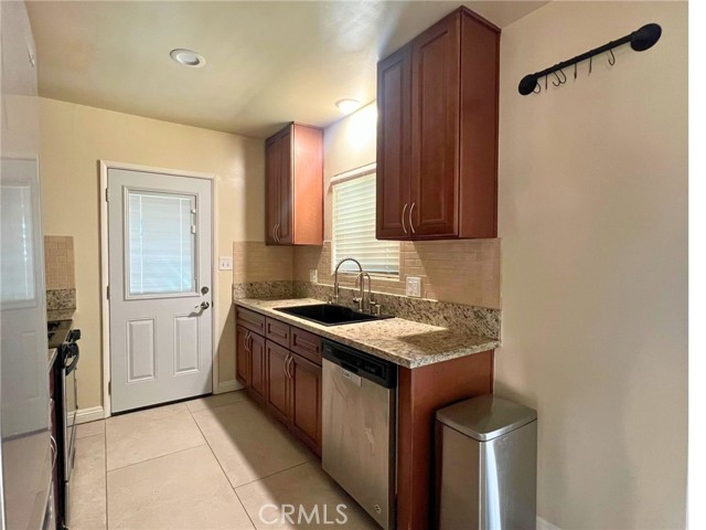 Detail Gallery Image 8 of 21 For 174 S Grand Army, San Jacinto,  CA 92583 - 2 Beds | 1 Baths