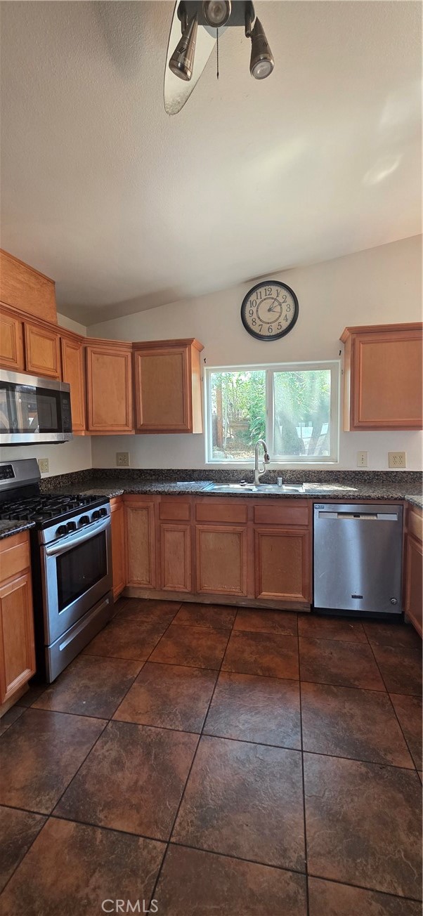 Detail Gallery Image 15 of 17 For 839 N Allen St, Banning,  CA 92220 - 4 Beds | 2 Baths