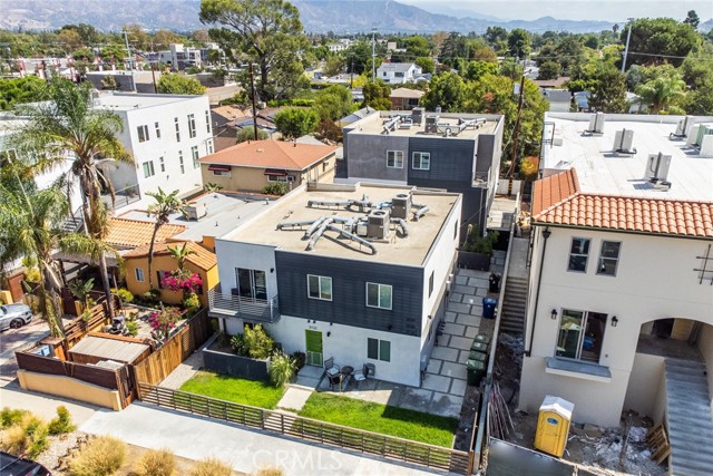 5122 Cahuenga Boulevard photo 4