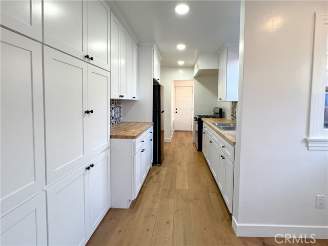 Detail Gallery Image 5 of 37 For 1137 W 67th St, Los Angeles,  CA 90044 - 4 Beds | 1 Baths