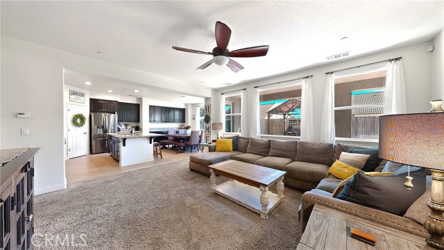 Detail Gallery Image 11 of 60 For 1164 Barcelona, Livingston,  CA 95334 - 4 Beds | 4 Baths