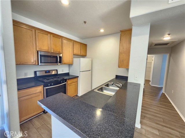 Detail Gallery Image 8 of 20 For 1215 E San Antonio, Long Beach,  CA 90807 - 2 Beds | 2 Baths
