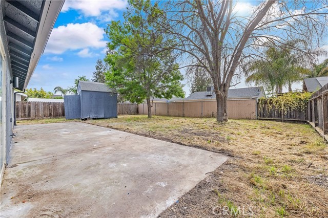 1967 N Ventura Avenue, Farmersville CA: https://media.crmls.org/medias/30a01dfb-7e17-4c6f-877f-5d3564ed2fef.jpg
