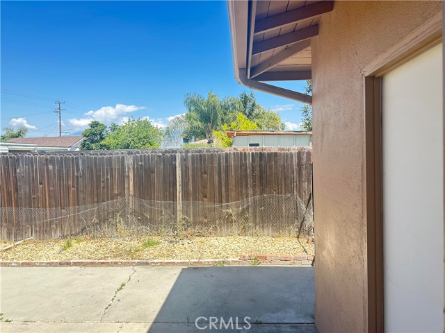 516 S Taylor S Street, Hemet CA: https://media.crmls.org/medias/30a0fcee-bcf0-45d9-8cdb-6ed801996ae4.jpg