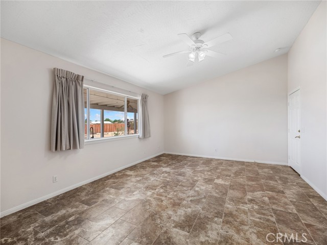 Detail Gallery Image 27 of 57 For 16992 Joshua, Apple Valley,  CA 92307 - 5 Beds | 4 Baths