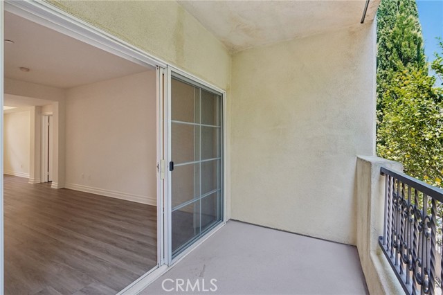 15206 Burbank Boulevard, Sherman Oaks CA: https://media.crmls.org/medias/30a1360a-814b-4f34-b6a1-6eb08e893464.jpg
