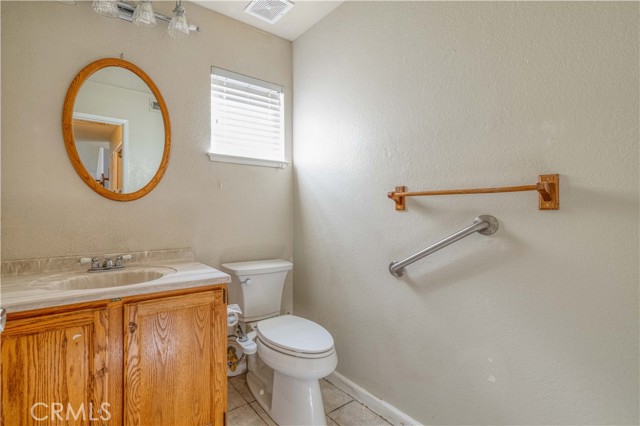 Detail Gallery Image 8 of 36 For 8259 Westport Cir, Sacramento,  CA 95828 - 3 Beds | 2/1 Baths