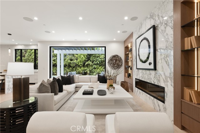 Detail Gallery Image 4 of 43 For 4211 Agnes Ave, Studio City,  CA 91604 - 4 Beds | 4/1 Baths