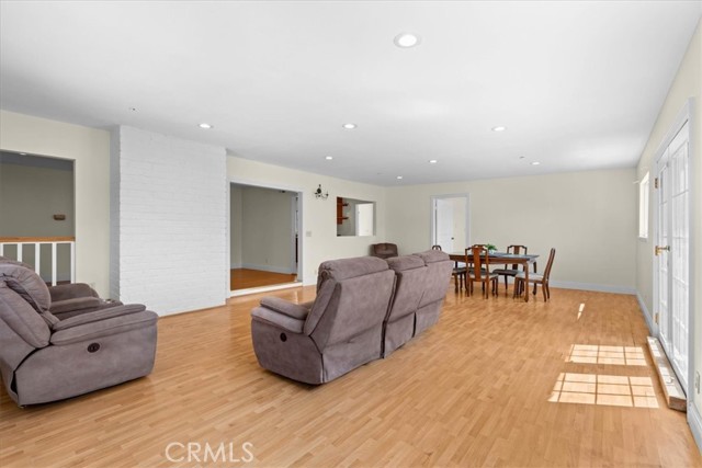 Detail Gallery Image 19 of 26 For 554 W Verness, Covina,  CA 91723 - 4 Beds | 2 Baths