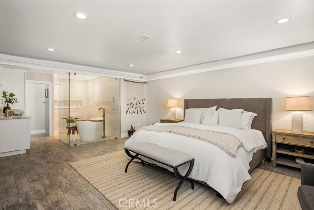 Detail Gallery Image 16 of 36 For 20402 Seven Seas Ln, Huntington Beach,  CA 92646 - 4 Beds | 3/1 Baths