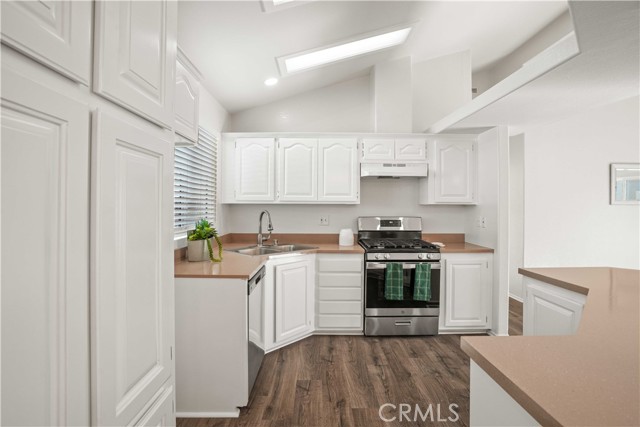 Detail Gallery Image 12 of 28 For 20208 Northcliff Dr, Canyon Country,  CA 91351 - 2 Beds | 2 Baths