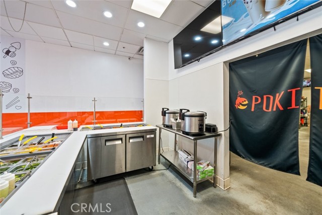 39438 Trade Center Drive, Palmdale CA: https://media.crmls.org/medias/30a6a92b-1082-45a6-adef-79eb22963068.jpg