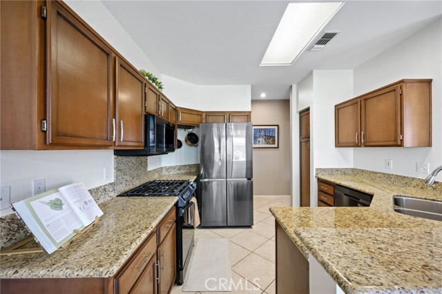 Detail Gallery Image 12 of 37 For 38767 Burgundy, Palm Desert,  CA 92211 - 2 Beds | 2 Baths