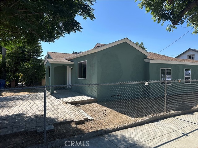 2311 5th Street, Riverside CA: https://media.crmls.org/medias/30a84a30-7e43-4897-86b4-4b66432e56d3.jpg