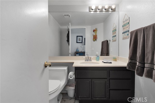 Detail Gallery Image 15 of 43 For 1947 Harbor Dr, Hemet,  CA 92545 - 4 Beds | 2/1 Baths