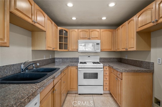 Detail Gallery Image 16 of 31 For 282 Parkview Dr, Lake Elsinore,  CA 92530 - 2 Beds | 1 Baths