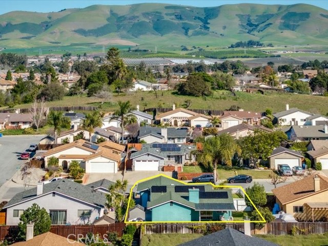 Detail Gallery Image 8 of 15 For 330 Kestrel Way, Nipomo,  CA 93444 - 3 Beds | 2 Baths