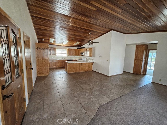 Detail Gallery Image 11 of 17 For 42560 Falcon Ave, Big Bear Lake,  CA 92315 - 3 Beds | 2 Baths