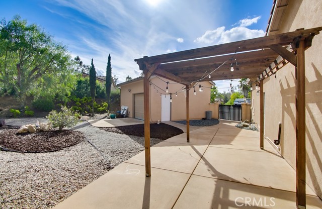 26161 Wyndemere Court, Escondido CA: https://media.crmls.org/medias/30aa804b-f1a8-4a96-bcd6-a47525561b31.jpg