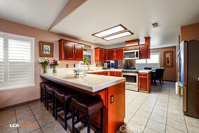 Detail Gallery Image 6 of 21 For 2209 Ruffino Ct., Delano,  CA 93215 - 4 Beds | 3 Baths