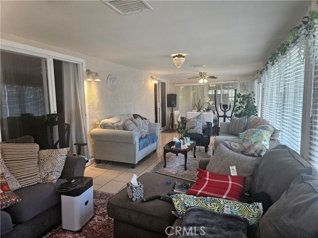 Detail Gallery Image 13 of 32 For 11322 Oakwood, Fontana,  CA 92337 - 4 Beds | 2 Baths