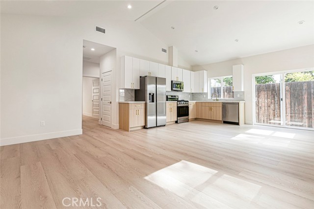 Detail Gallery Image 2 of 23 For 914 a Geneva, Glendale,  CA 91207 - 2 Beds | 2 Baths