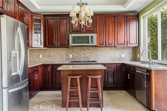 Detail Gallery Image 14 of 66 For 406 N Fairview, Burbank,  CA 91505 - 5 Beds | 4/1 Baths