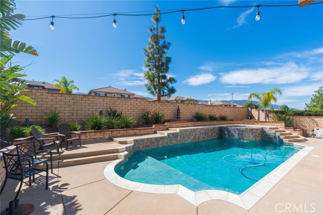 Detail Gallery Image 6 of 32 For 2295 Shanna Carle Dr, Corona,  CA 92882 - 4 Beds | 3/1 Baths