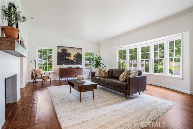 3500 Grayburn Road, Pasadena CA: https://media.crmls.org/medias/30ae69f4-dd47-4dbc-b764-86135256d236.jpg