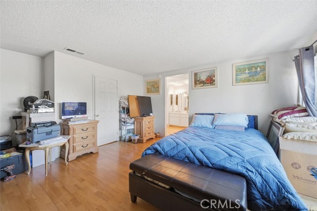 Image 30 of 72 For 6266 Shaker  