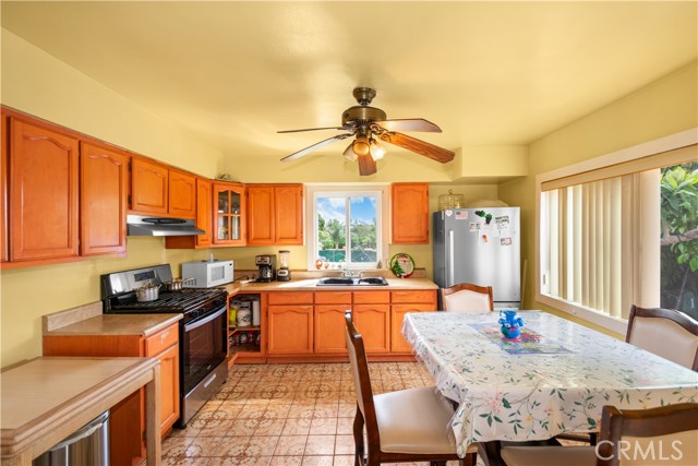 582 E 67th, Inglewood CA: https://media.crmls.org/medias/30b00858-9dc7-4646-9ade-75c9eb765a05.jpg