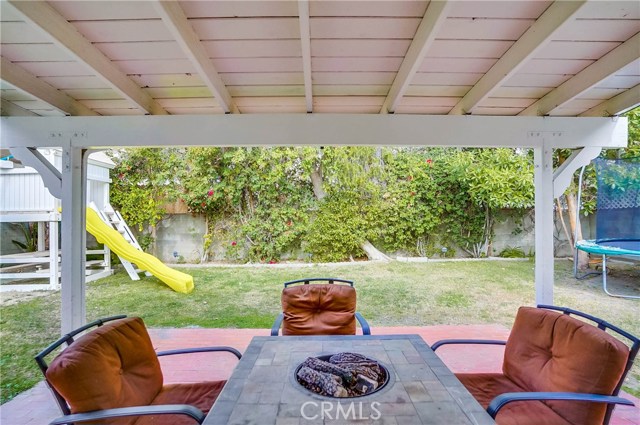 12415 Killion Street, Valley Village CA: https://media.crmls.org/medias/30b0494e-17da-4bdc-a718-ea1fdd2c6233.jpg