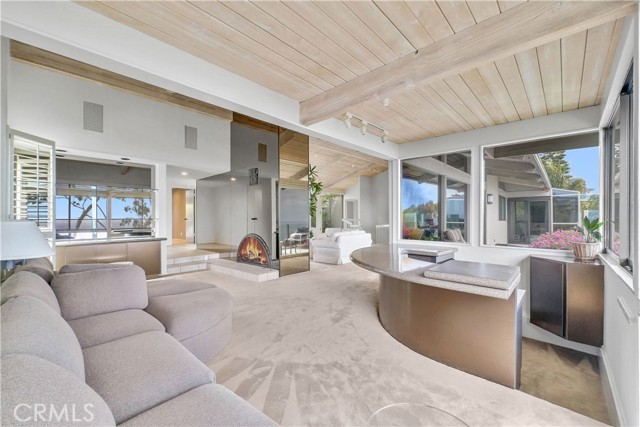 537 Dunnegan Place, Laguna Beach CA: https://media.crmls.org/medias/30b05f6b-7c88-4b67-8955-4c92199ad42f.jpg