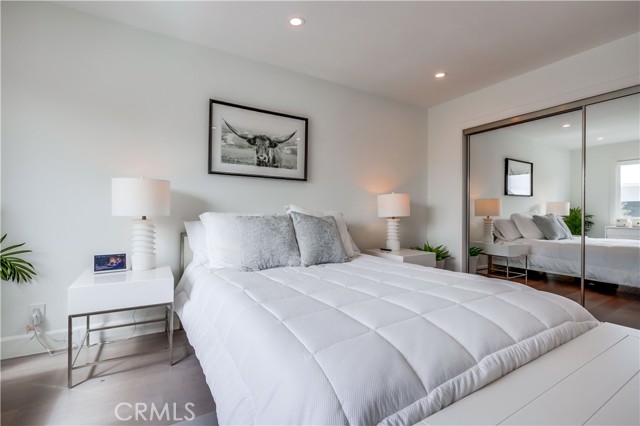 605 E Avenida San Juan, San Clemente CA: https://media.crmls.org/medias/30b08576-225c-4125-9a38-8524a183683a.jpg