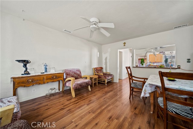 Detail Gallery Image 14 of 27 For 15625 La Mesa St, Sylmar,  CA 91342 - 2 Beds | 2 Baths