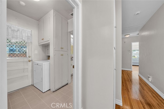 5514 Bellflower Blvd, Lakewood CA: https://media.crmls.org/medias/30b0ce11-e194-4bf9-acf3-7cef5c07e2c9.jpg