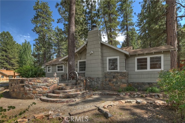 Detail Gallery Image 2 of 31 For 41617 Brownie Ln, Big Bear Lake,  CA 92315 - 4 Beds | 3 Baths