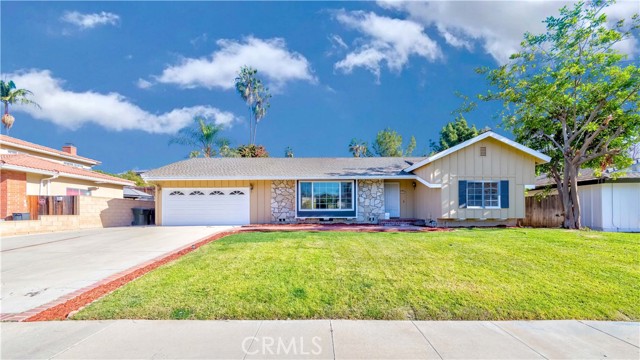 Detail Gallery Image 1 of 33 For 1616 Canyon Dr, Fullerton,  CA 92833 - 3 Beds | 2/1 Baths