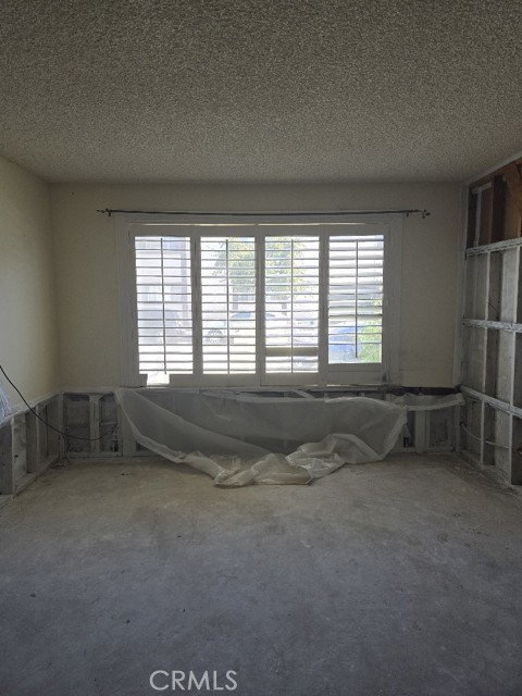 Detail Gallery Image 10 of 23 For 21000 Parthenia St #6,  Canoga Park,  CA 91304 - 1 Beds | 1 Baths