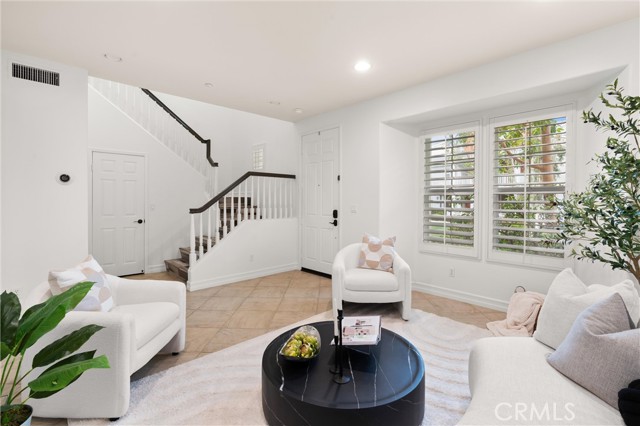 5 Orange Blossom Circle, Mission Viejo CA: https://media.crmls.org/medias/30b1c871-f1b7-43ff-a0b1-60eeb8260d8a.jpg