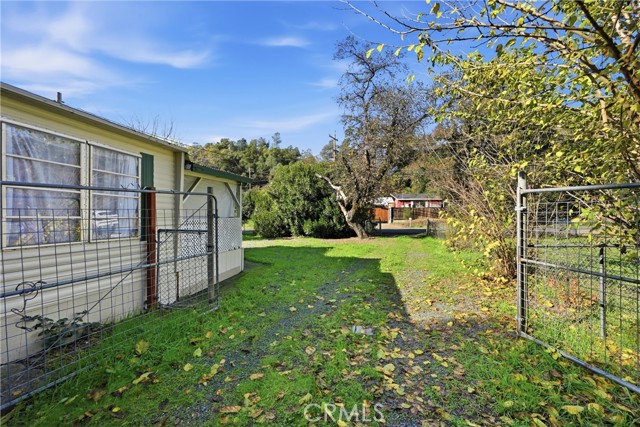 Detail Gallery Image 10 of 14 For 3040 Lakeview, Nice,  CA 95464 - 2 Beds | 1 Baths