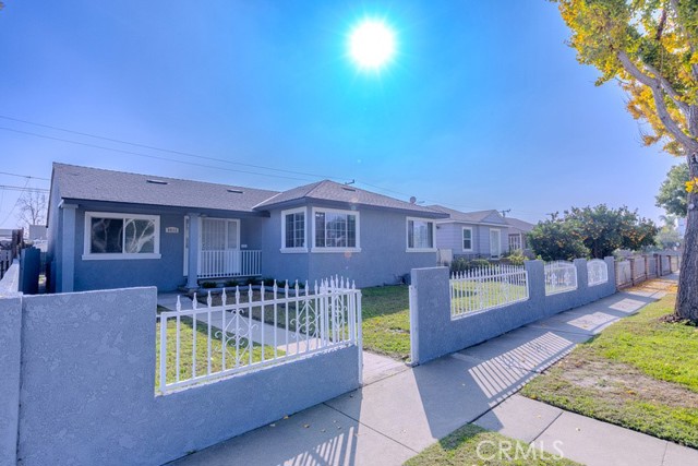 Detail Gallery Image 2 of 32 For 9832 Orr and Day Rd, Santa Fe Springs,  CA 90670 - 3 Beds | 2 Baths