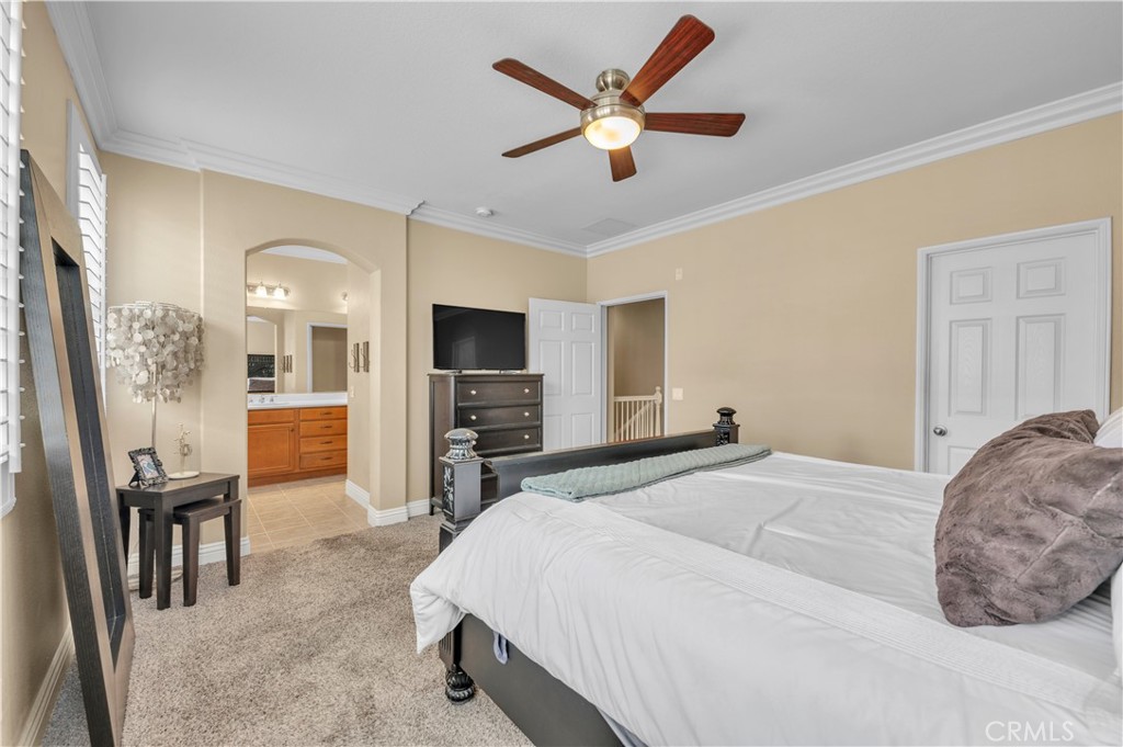 https://media.crmls.org/medias/30b2499d-e12d-4028-8890-02fef826d768.jpg?preset=X-Large