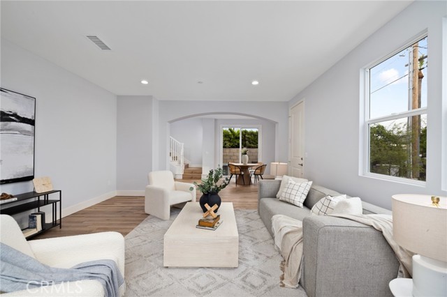 Detail Gallery Image 8 of 34 For 11237 Gladhill Rd #4,  Whittier,  CA 90604 - 3 Beds | 2/1 Baths