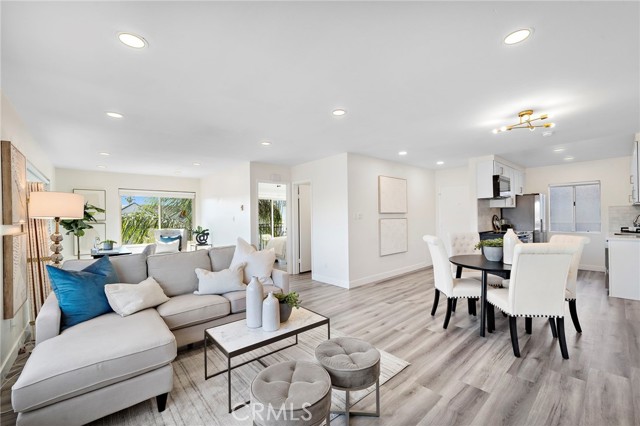 Front Image Thumbnail for CROC26052199